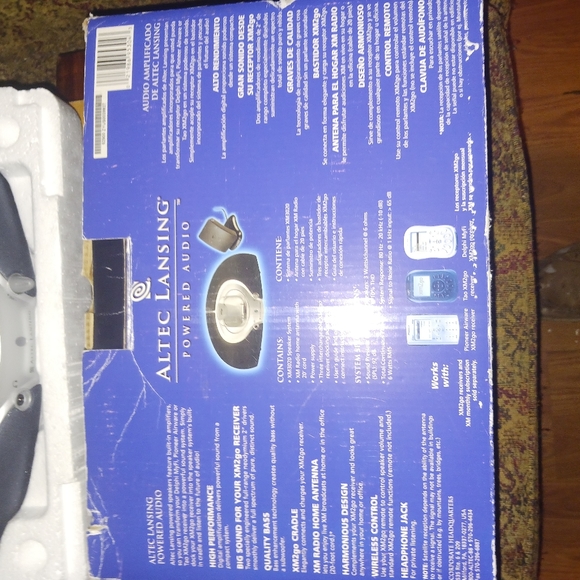 Altec Lansing XM radio dock with antenna - Picture 4 of 4